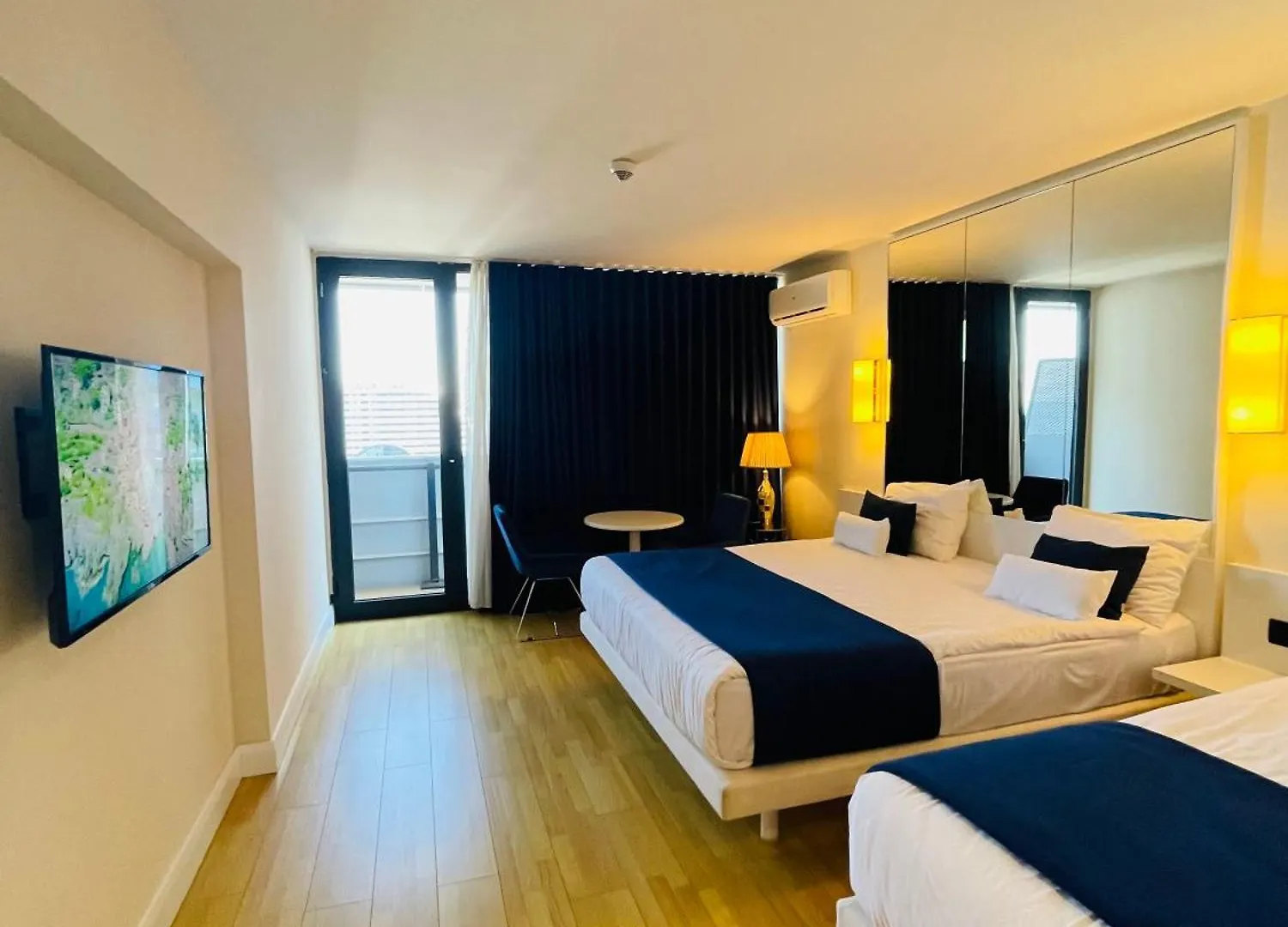 Luxury Batumi Hotel 5*,  Gruzie